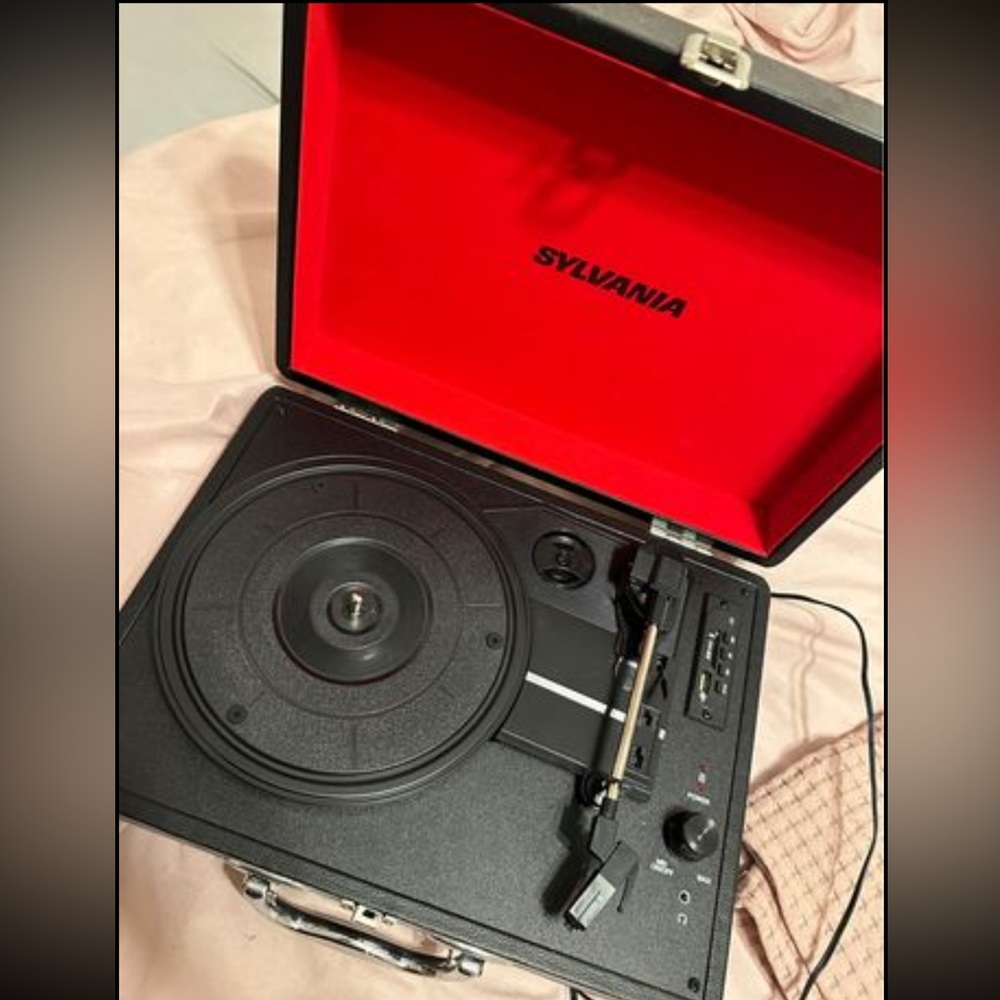 Sylvania record player
